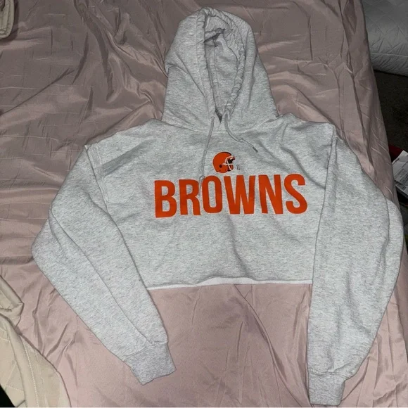 Cropped Gildan Light Gray Browns Hoodie - Picture 1 of 3